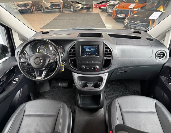 Mercedes-Benz Vito 14