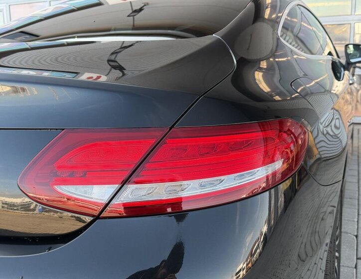 Mercedes-Benz Třídy C Kupé 2,1 l 150 kw