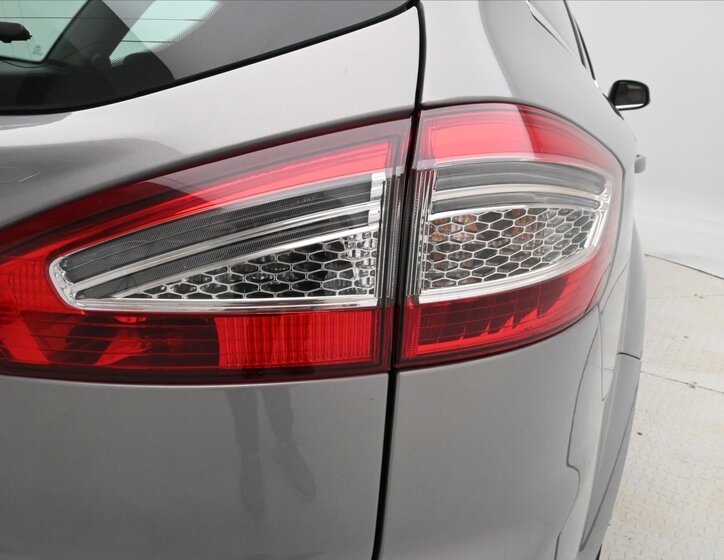 Ford Mondeo Kombi 2,0 l 120 kw