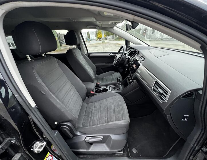 Volkswagen Touran Kombi 1,6 l 85 kw