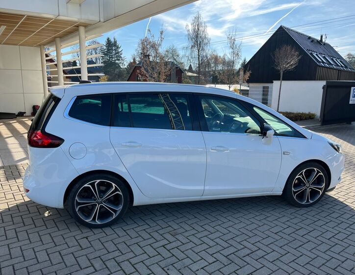 Opel Zafira 7