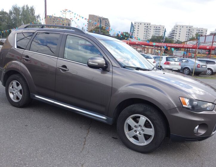 Mitsubishi Outlander 6