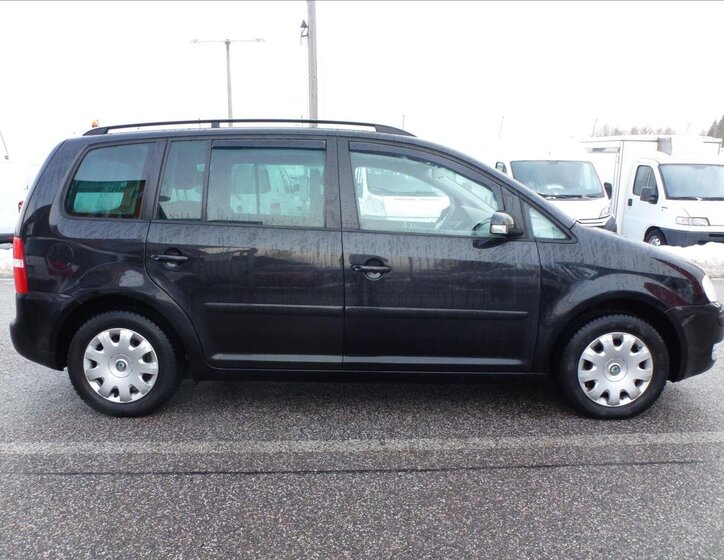 Volkswagen Touran Kombi 2,0 l 100 kw