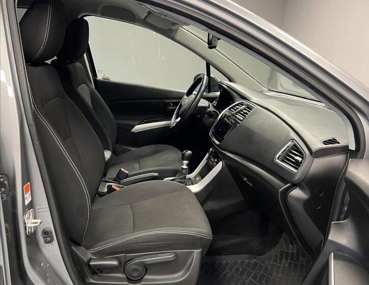 Suzuki SX4 S-Cross 11