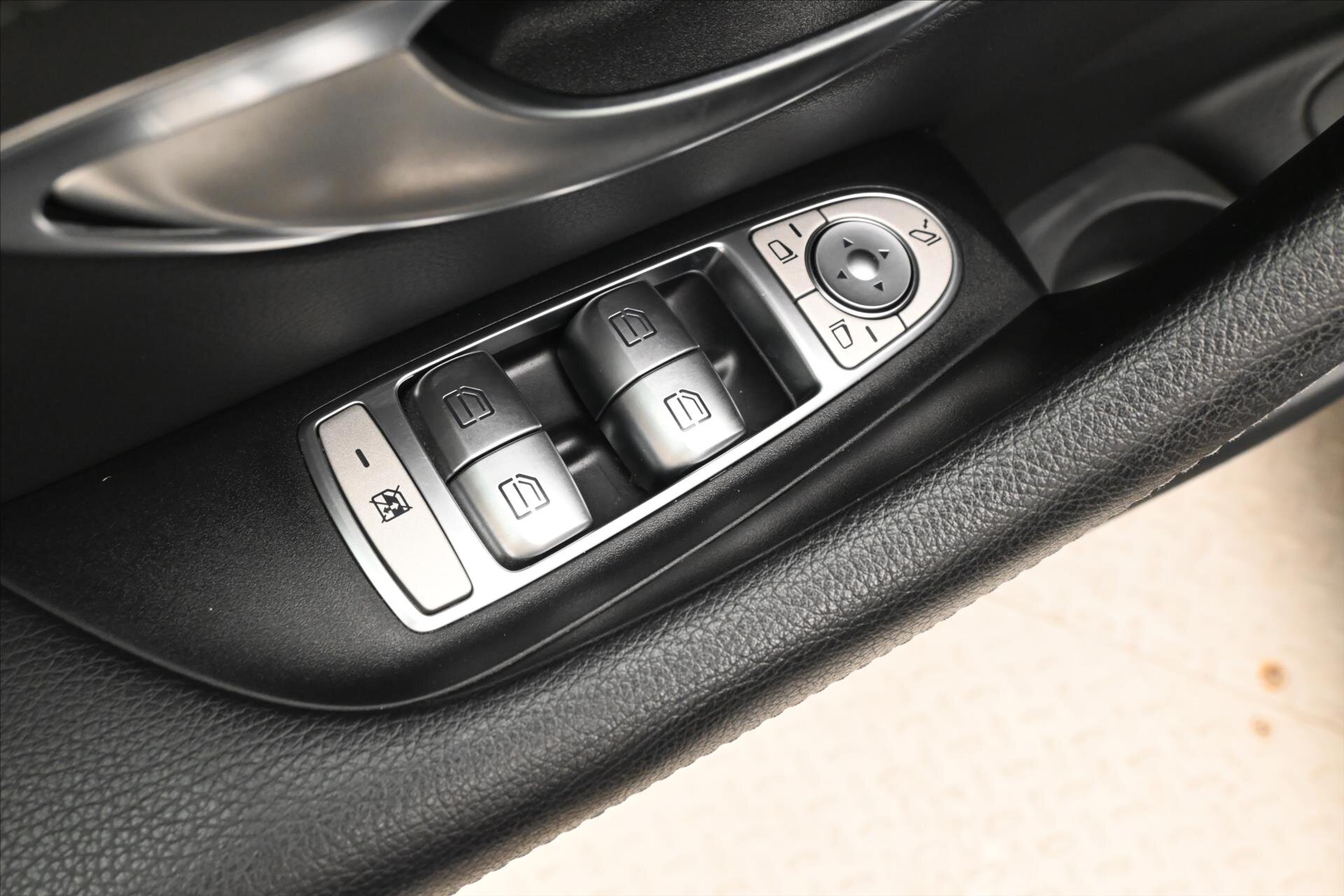 Mercedes-Benz Třídy E Kombi 2,0 l 147 kw