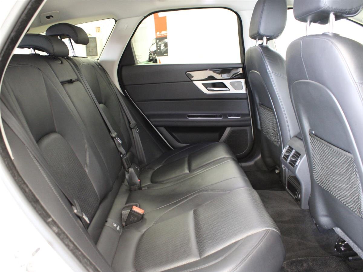 Jaguar XF Kombi 2,0 l 132 kw