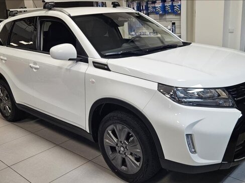 Suzuki Vitara SUV 1,4 l 81 kw