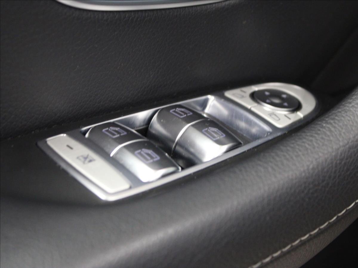 Mercedes-Benz CLS Sedan / Limuzína 2,0 l 143 kw