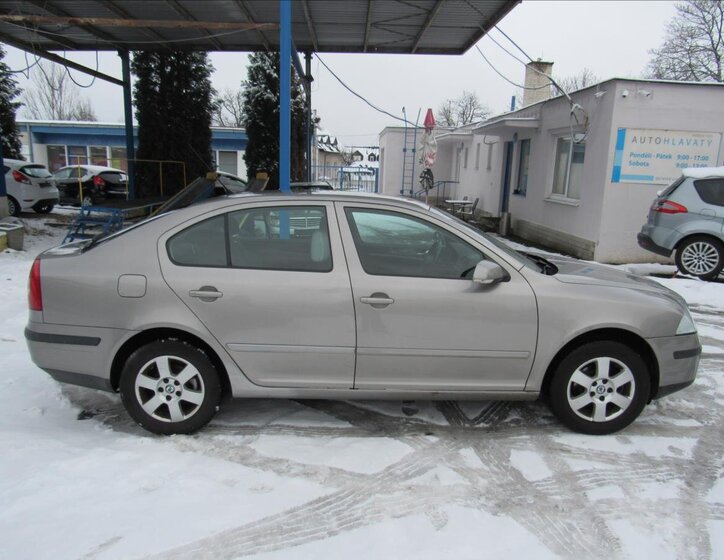 Škoda Octavia Sedan / Limuzína 1,6 l 85 kw