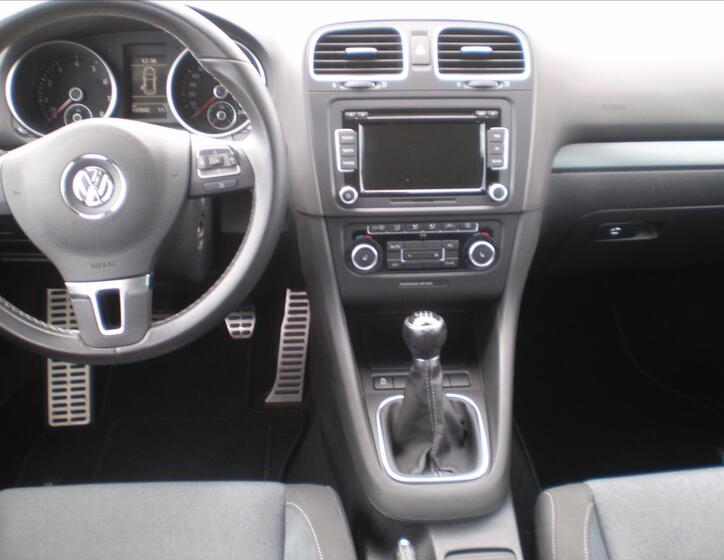 Volkswagen Golf 10