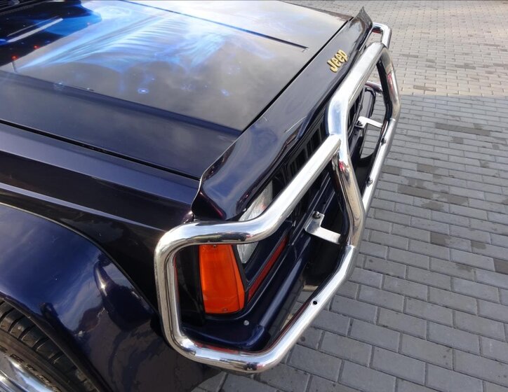 Jeep Cherokee SUV 4,0 l 136 kw