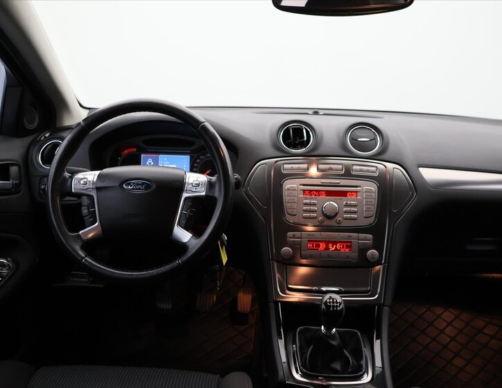Ford Mondeo Liftback 2,0 l 103 kw