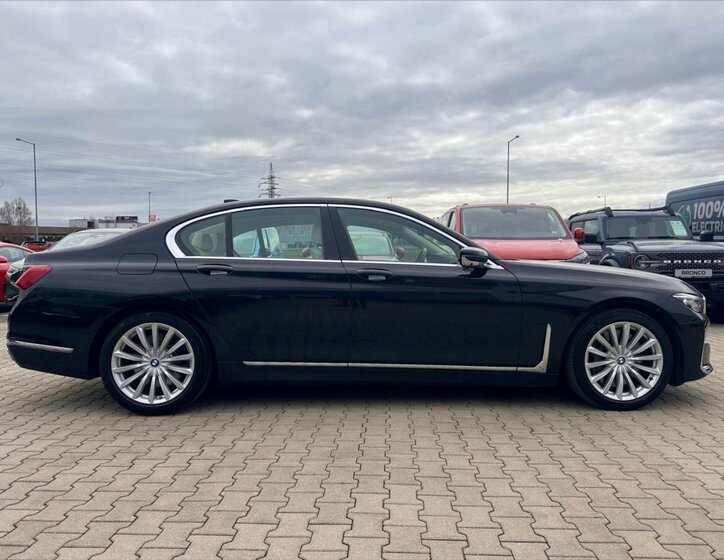 BMW Řada 7 6