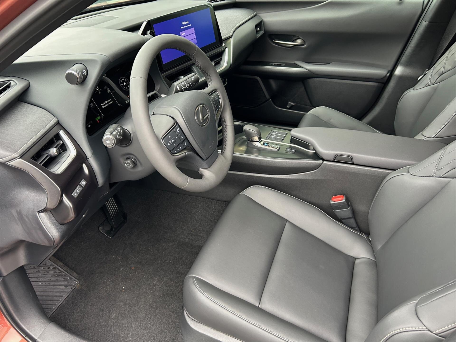 Lexus UX 300h SUV / Terénní 2,0 l 135 kw