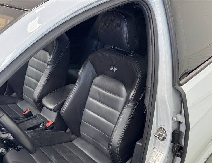 Volkswagen Golf Hatchback 2,0 l 228 kw