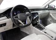 Volkswagen Passat 10