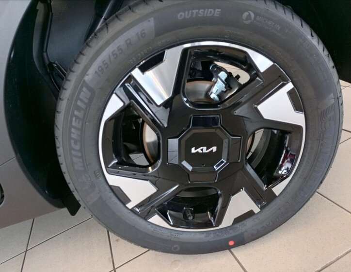 KIA Stonic SUV 998,0 74 kw
