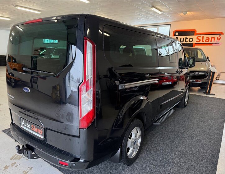 Ford Tourneo Custom MPV 2,2 l 92 kw