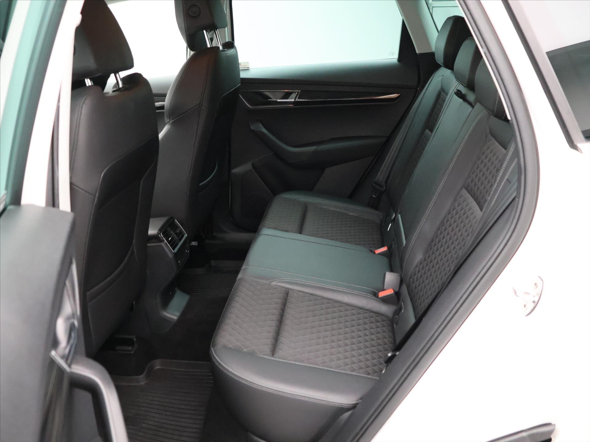 Škoda Karoq SUV / Terénní 1,6 l 85 kw