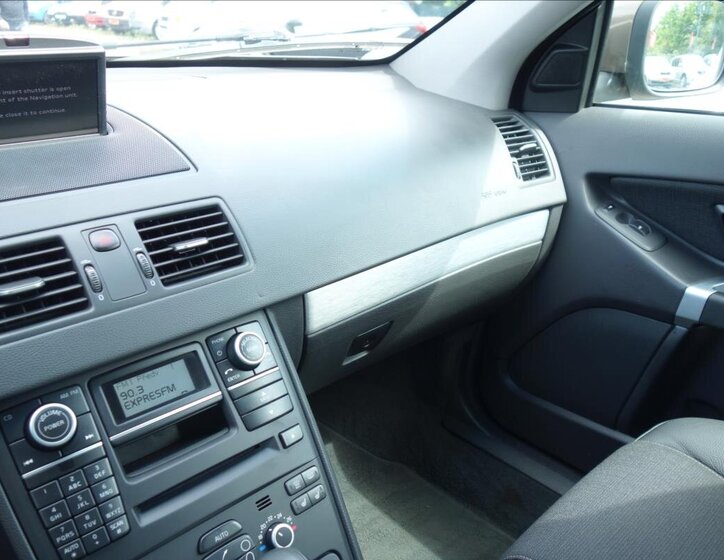 Volvo XC90 SUV 2,4 l 147 kw