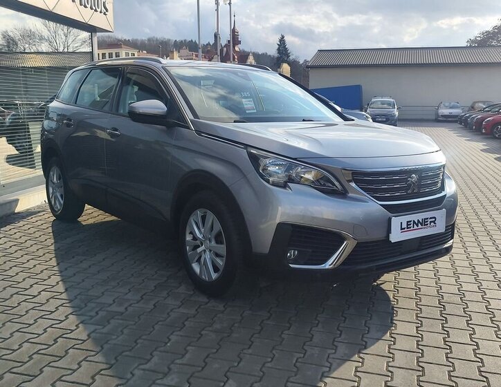 Peugeot 5008 SUV / Terénní 1,2 l 96 kw