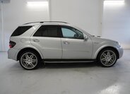 Mercedes-Benz Třídy M SUV 6,2 l 375 kw