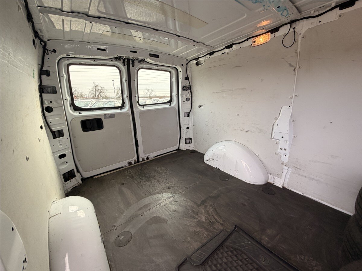 Mercedes-Benz Vito Skříň 2,1 l 100 kw