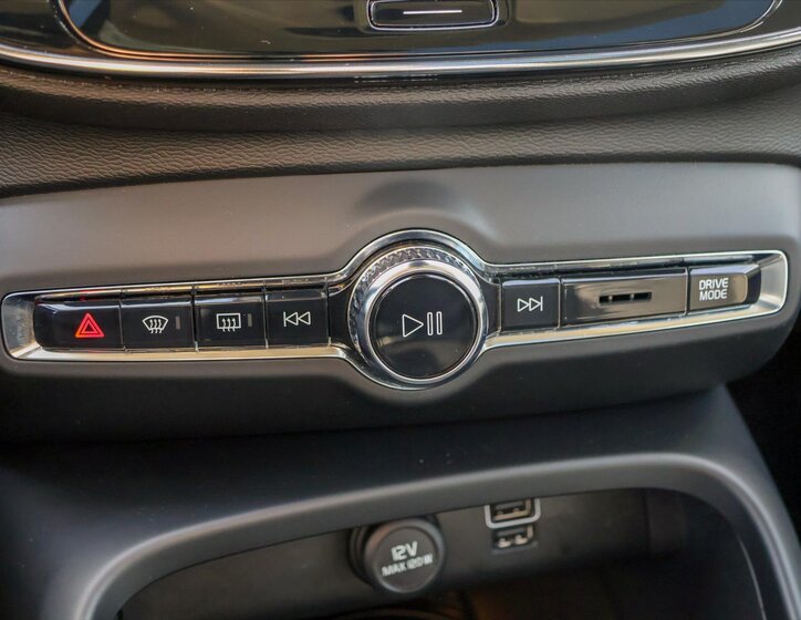 Volvo XC40 SUV / Terénní 2,0 l 140 kw