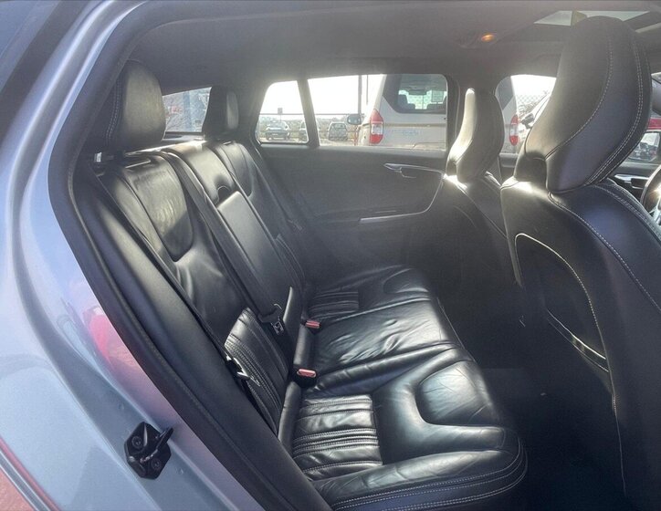 Volvo V60 Kombi 2,4 l 158 kw