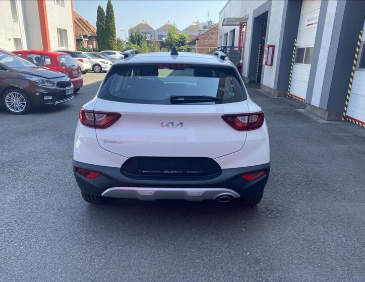 KIA Stonic CUV / Crossover 1,2 l 57 kw