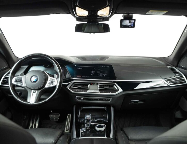 BMW X5 SUV 4,4 l 390 kw