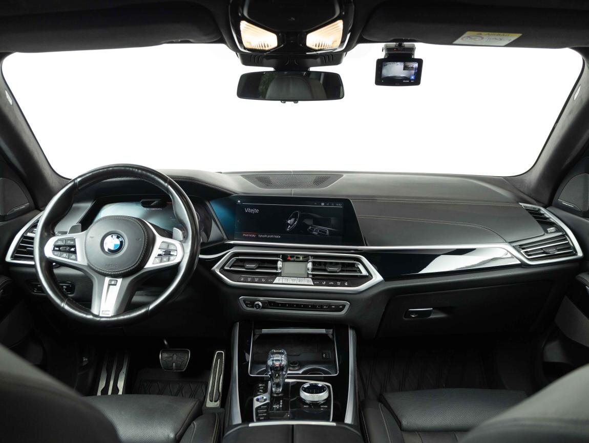 BMW X5 SUV 4,4 l 390 kw