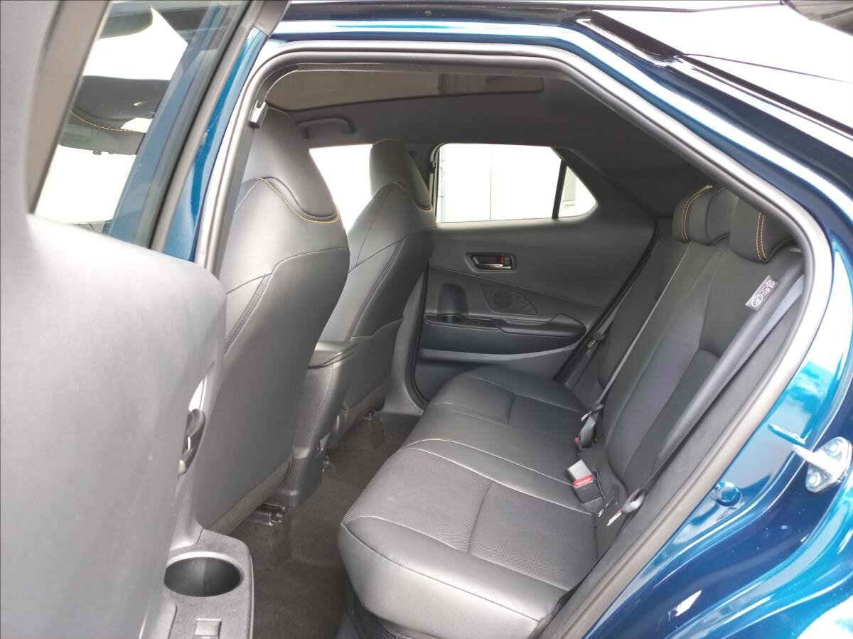 Toyota C-HR SUV 2,0 l 112 kw