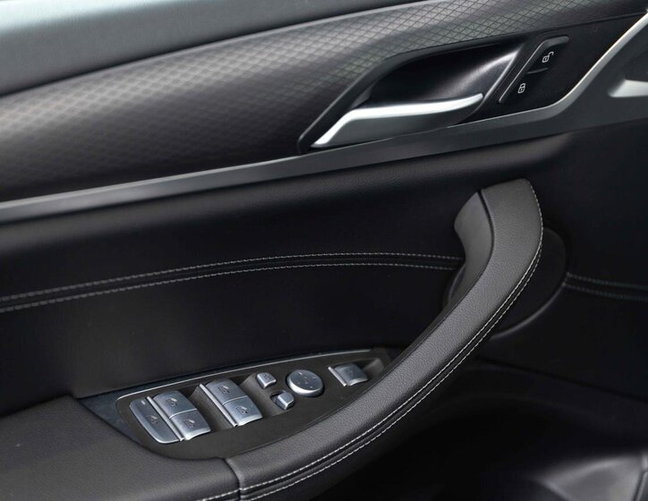 BMW X4 SUV / Terénní 3,0 l 210 kw