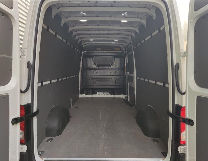 Volkswagen Crafter 27