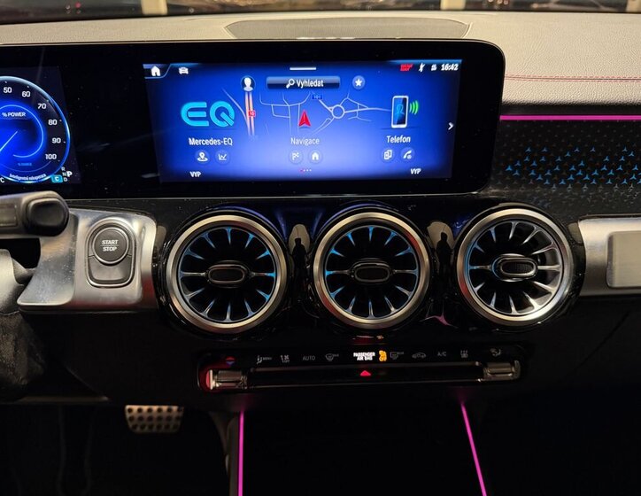 Mercedes-Benz EQB 14