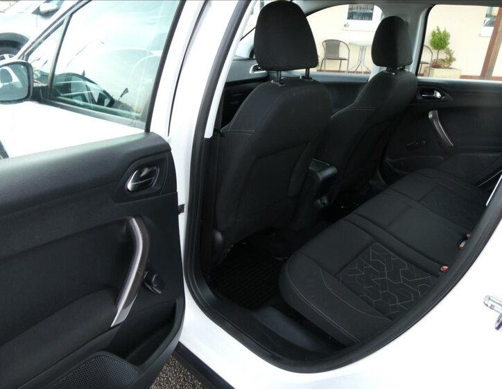 Peugeot 2008 SUV 1,2 l 60 kw