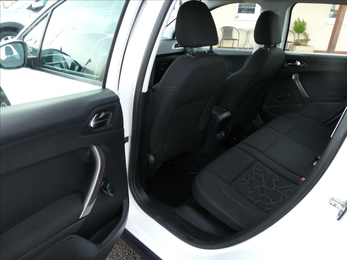 Peugeot 2008 SUV 1,2 l 60 kw