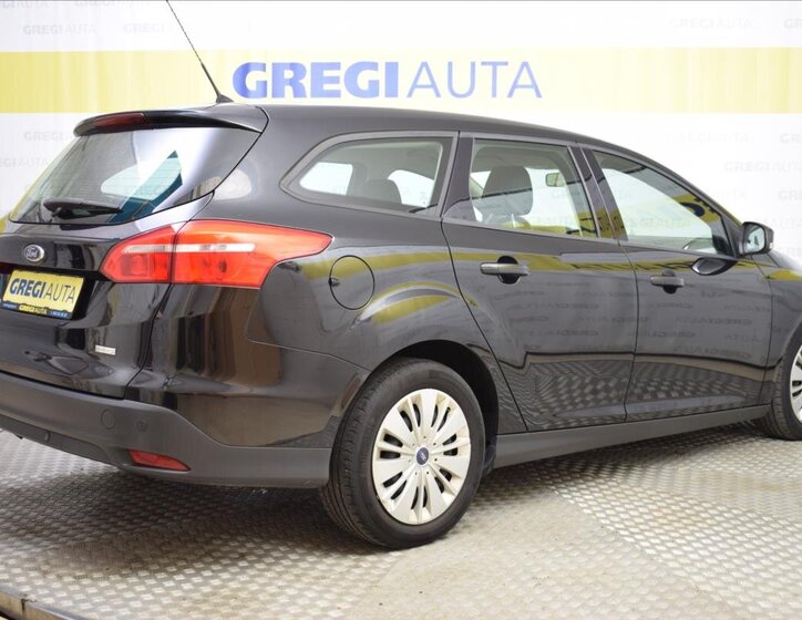 Ford Focus Kombi 999,0 92 kw