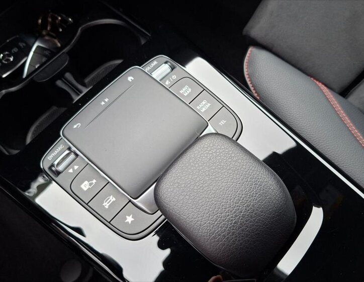 Mercedes-Benz CLA Kupé 1,3 l 120 kw