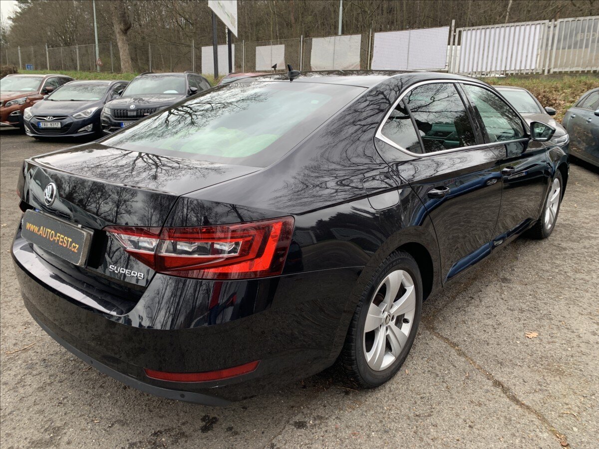 Škoda Superb Sedan / Limuzína 1,5 l 110 kw