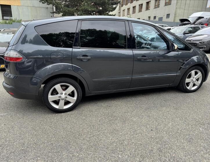 Ford S-MAX 12