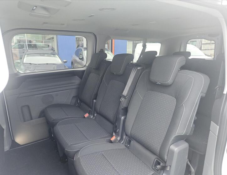 Ford Transit Custom 10