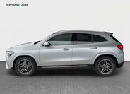 Mercedes-Benz GLA 8