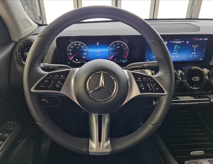 Mercedes-Benz GLB 10