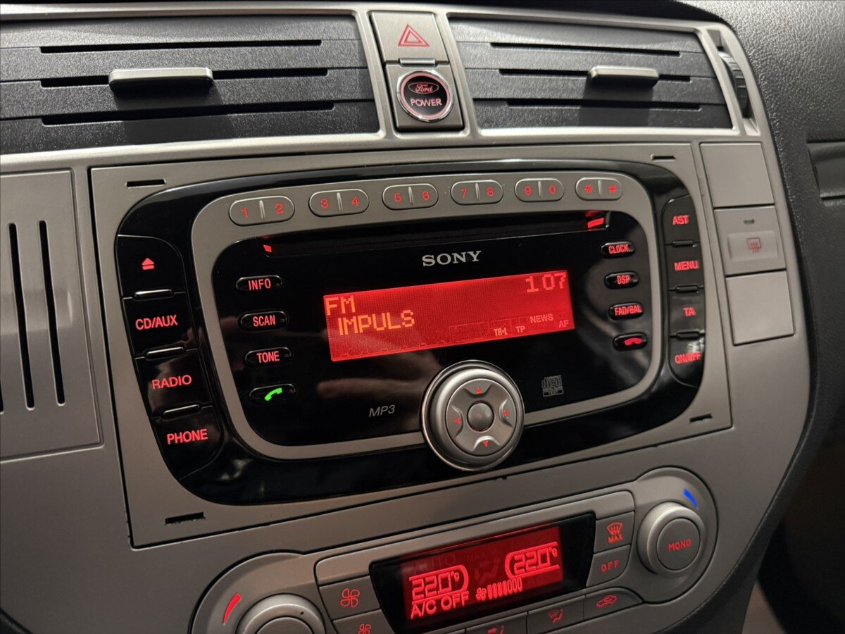 Ford Kuga SUV / Terénní 2,0 l 100 kw