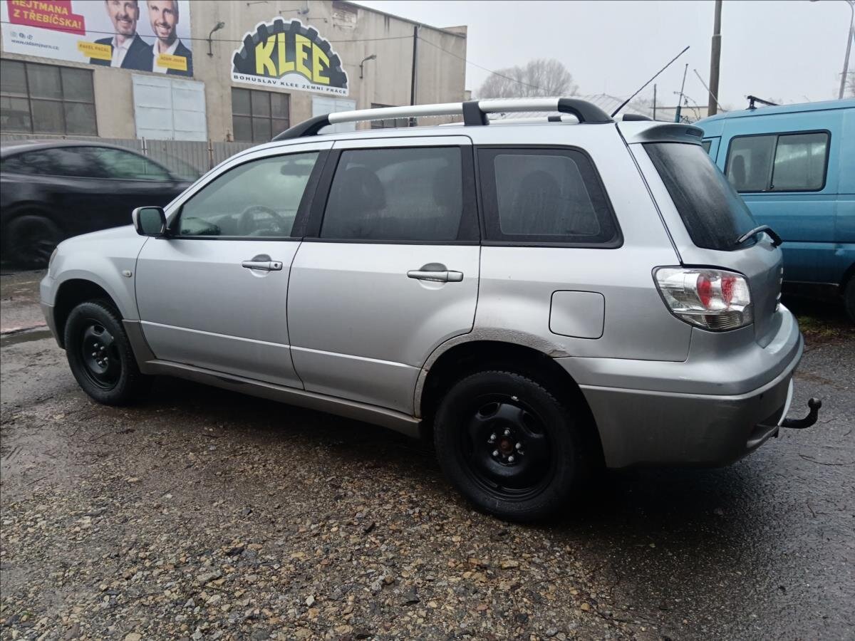Mitsubishi Outlander Kombi 2,0 l 100 kw