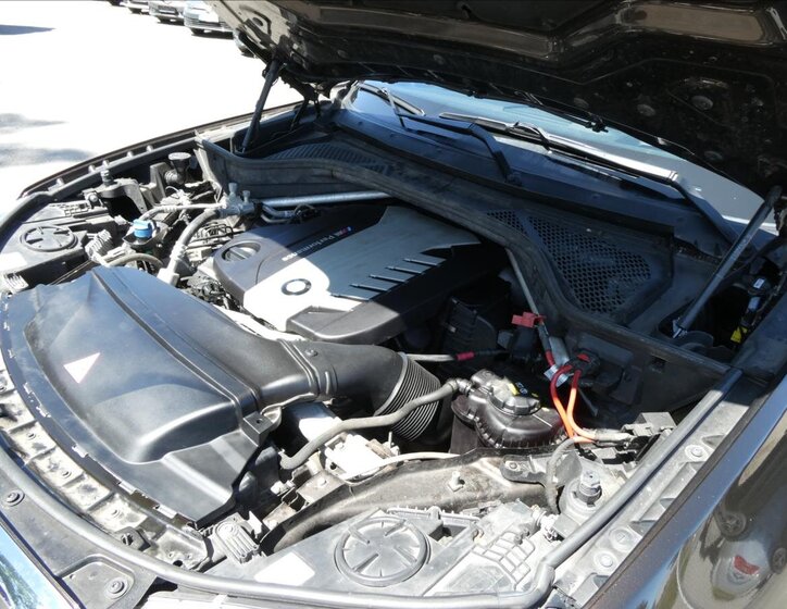 BMW X5 SUV 3,0 l 280 kw