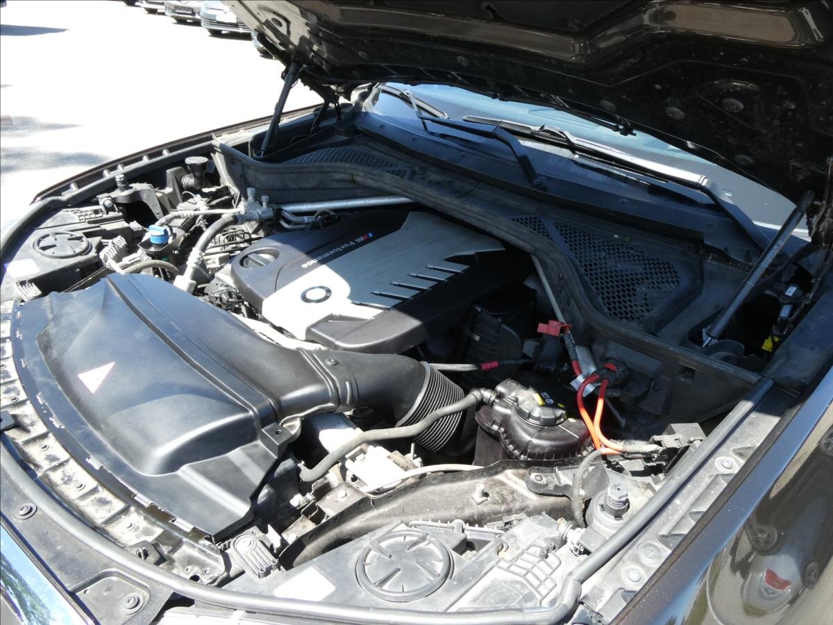 BMW X5 SUV 3,0 l 280 kw