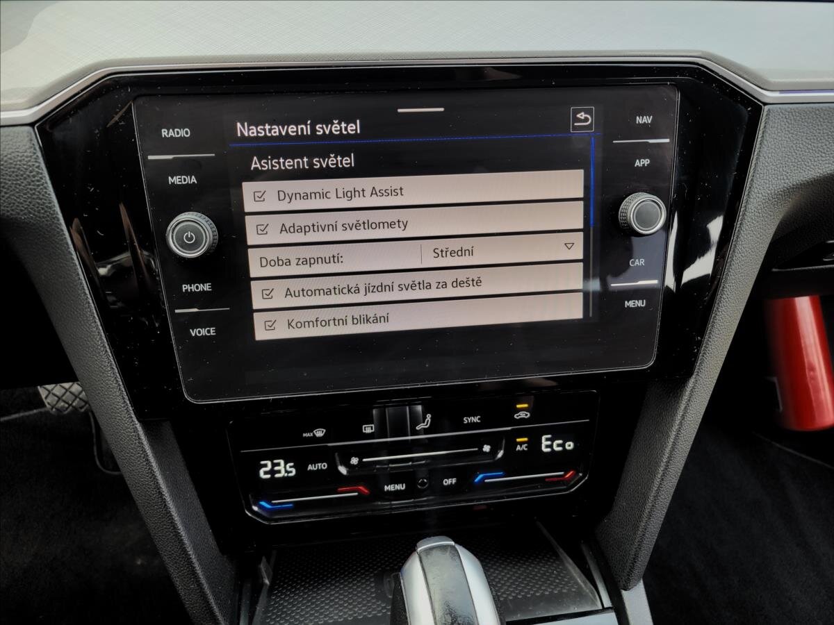 Volkswagen Passat Kombi 1,4 l 160 kw